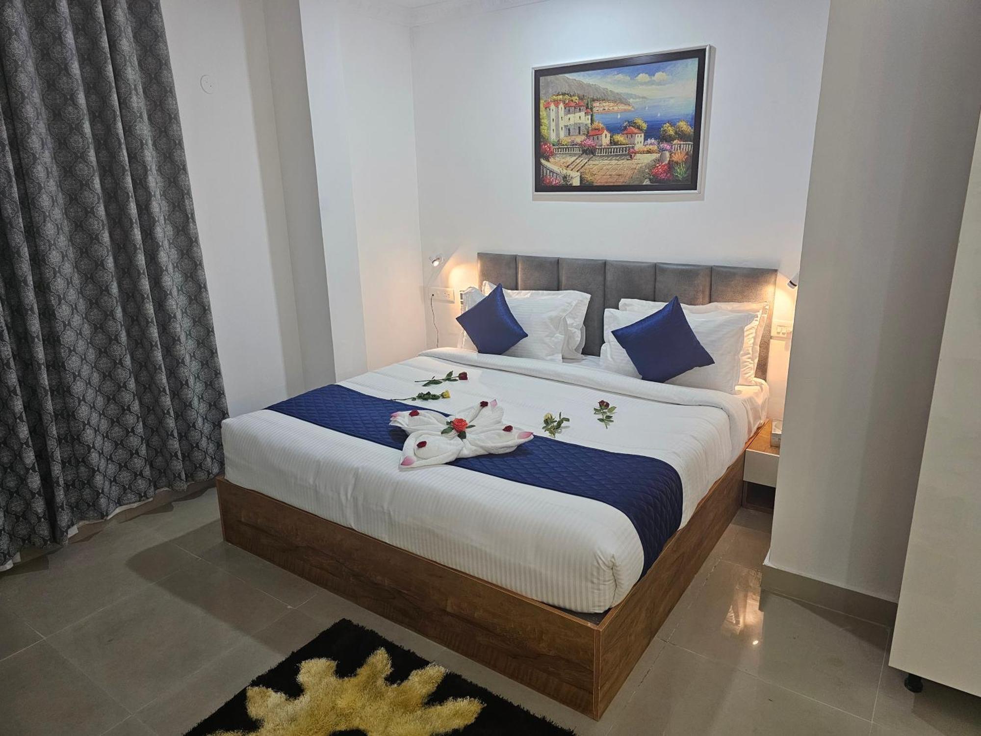 Hotel Pearl Residency Ayoor Exterior foto