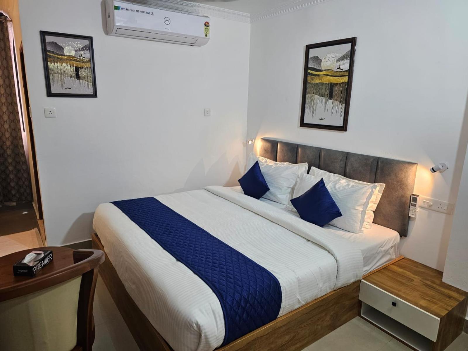 Hotel Pearl Residency Ayoor Exterior foto